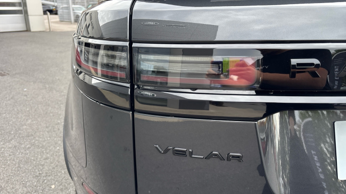Land Rover Range Rover Velar 2.0 D200 MHEV Belgravia Edition 5dr Auto Diesel Estate - Image 19